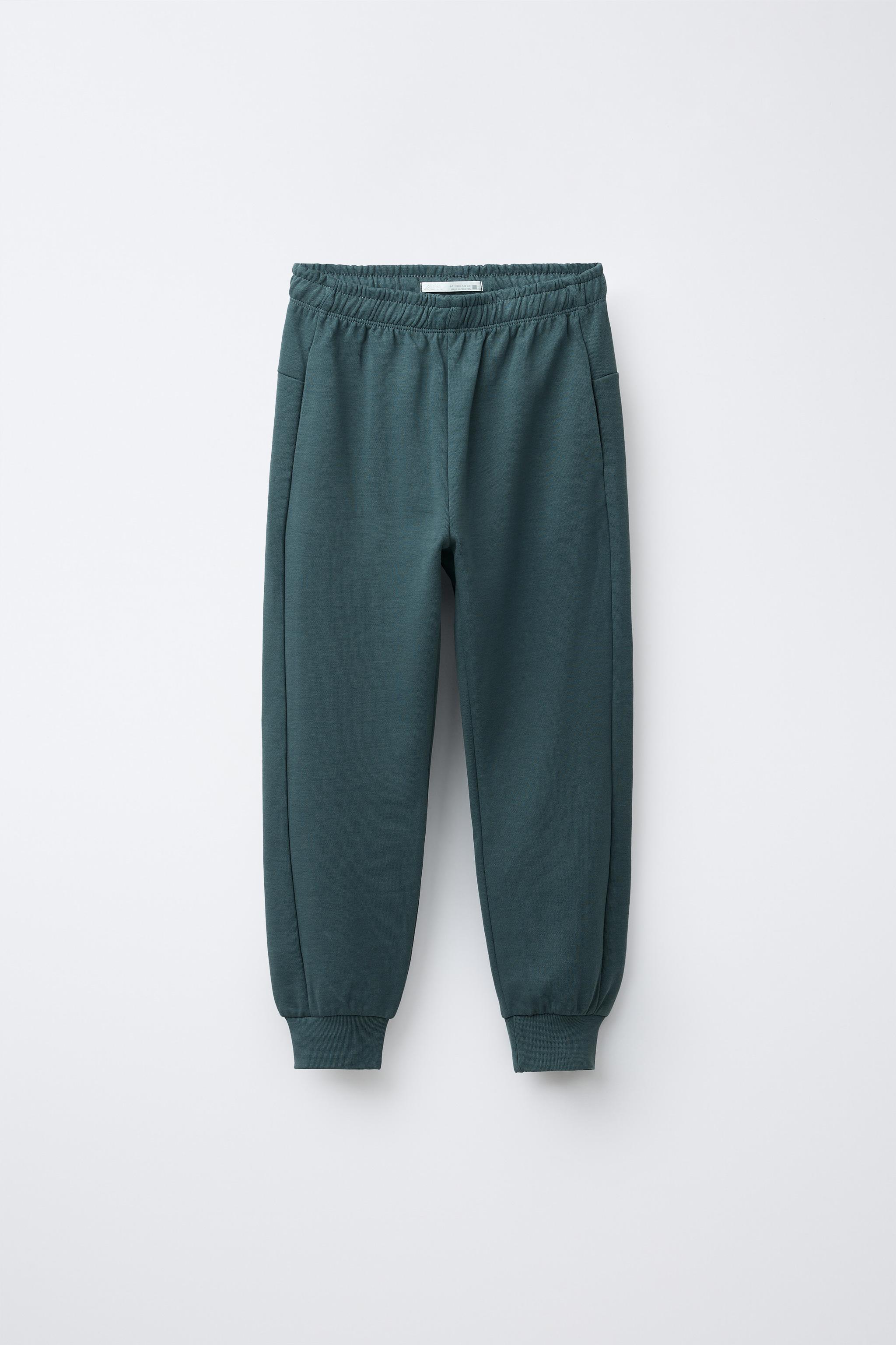 INTERLOCK SWEATSHIRT AND JOGGER SET WITH EMBOSSED TEXT